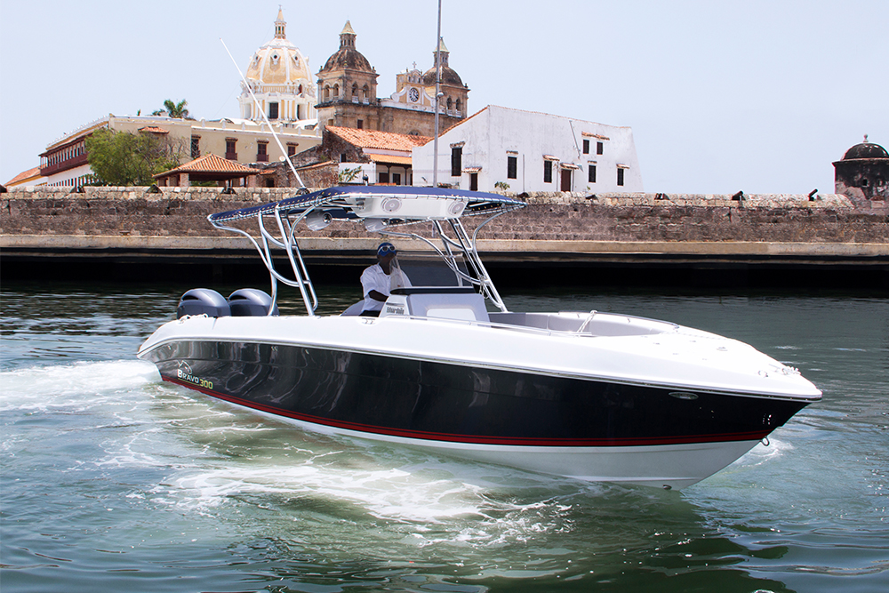 Lancha deportiva Bravo 360 en Cartagena