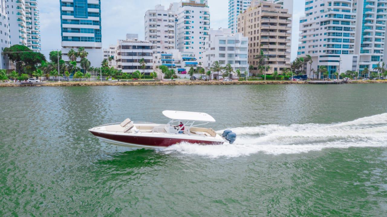 Lancha deportiva Bravo 380 en Cartagena