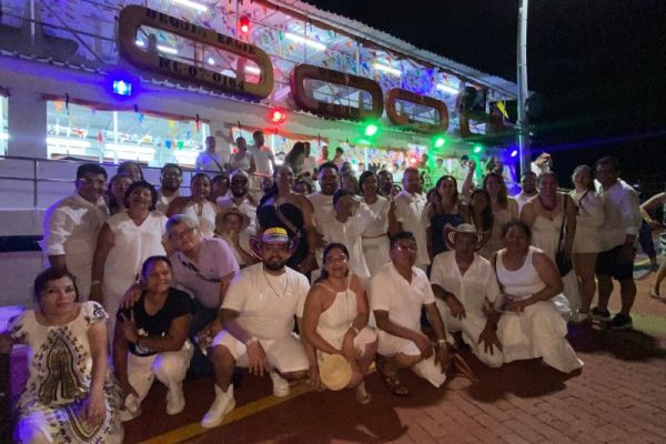 GRUPO DISFRUTANDO BEQUIA