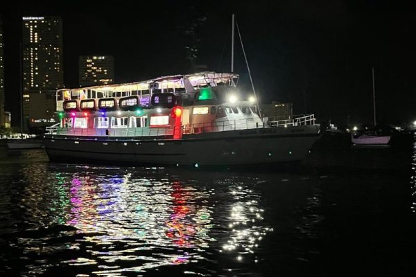 TOUR POR LA BAHIA NOCHE BLANCA