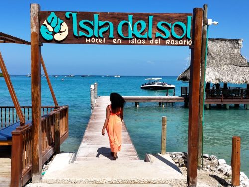 Entrada y letrero de Isla del Sol.