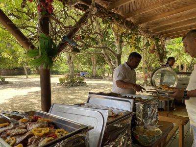 almuerzo buffet isla del encanto