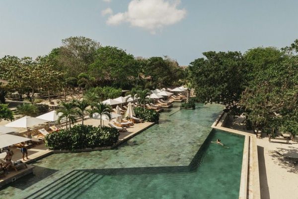 PISCINA MAKANI