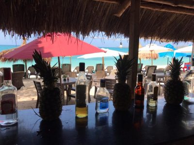 Restaurante y zona de playa en Barú Cartagena