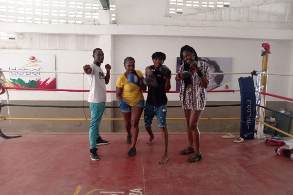 practicando boxeo en san basilio de palenque